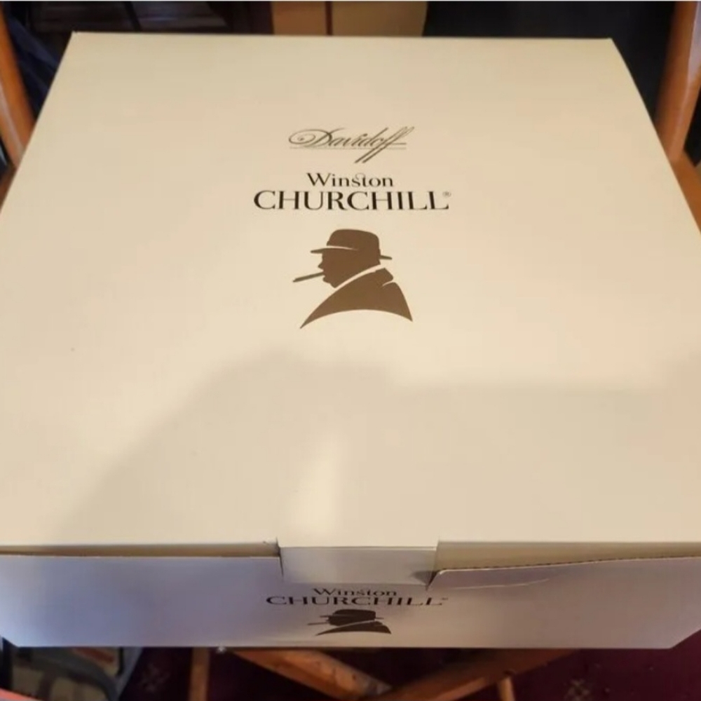 Humidor by Davidoff ~New in Box~Never Used! Winston Churchill Limited Edition